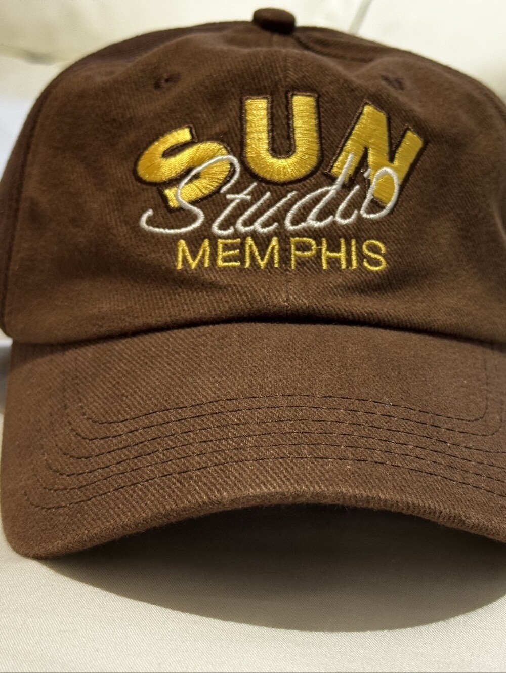 Ladies Small Adustable Brimmed Hat In Pristine Condition